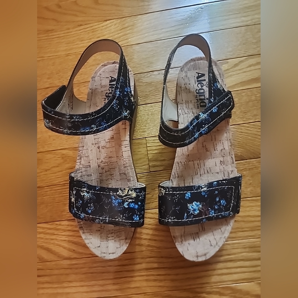 Alegria Tamsyn Passionate Wedge Sandals